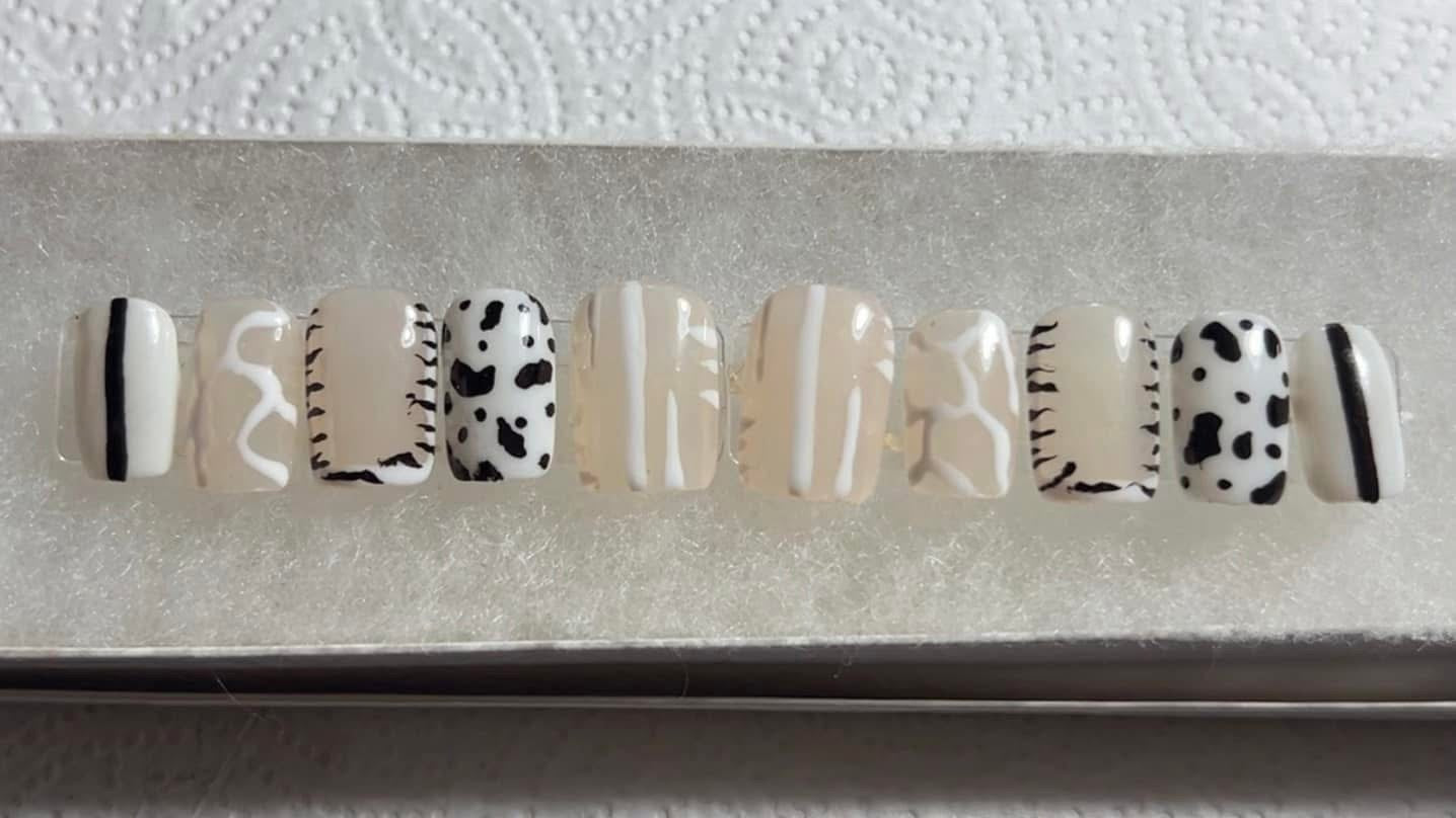 White & Black Set